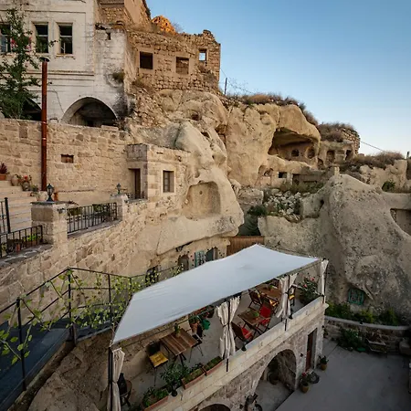 Shiraz Cave Cappadocia Bed & Breakfast