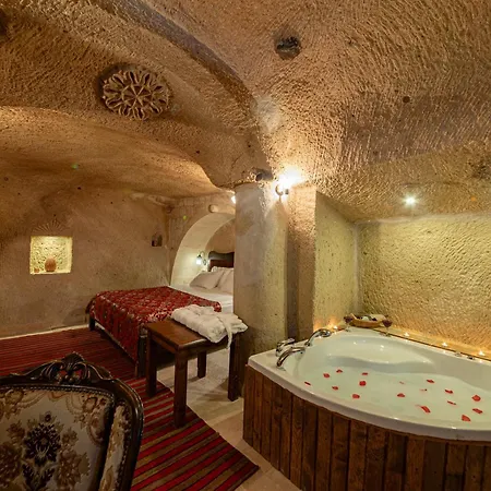 Shiraz Cave Cappadocia أوروغوبْ