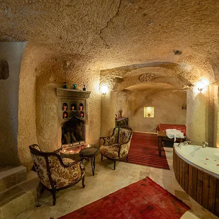 Shiraz Cave Cappadocia Urgup