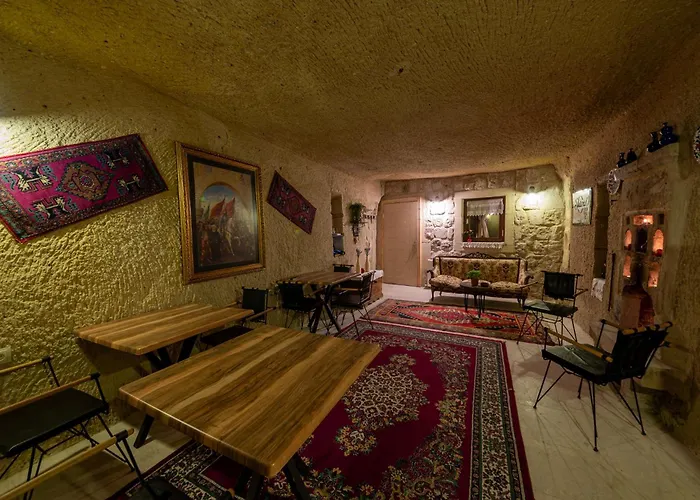 Shiraz Cave Cappadocia Ürgüp